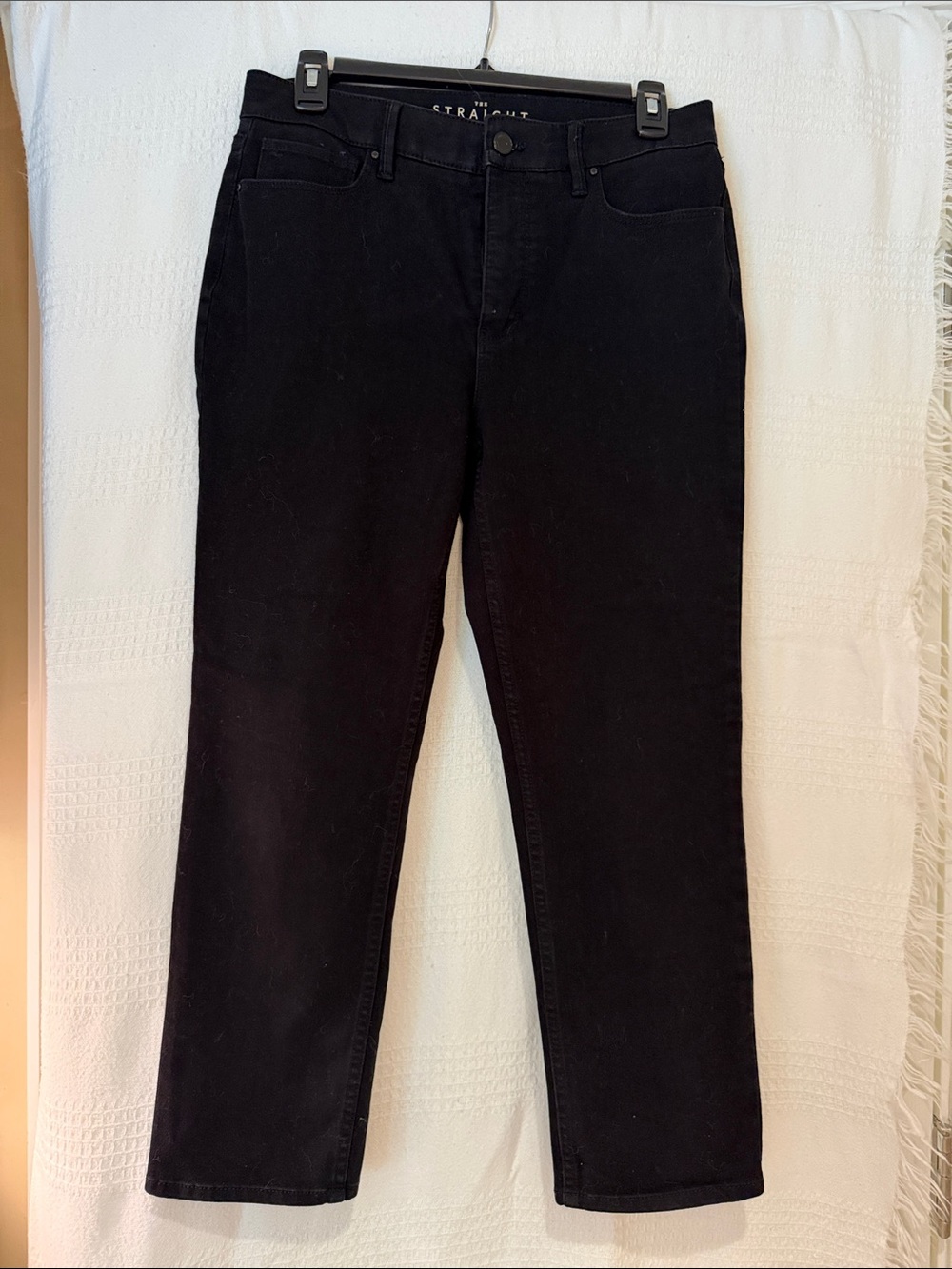 Straight Fit Black Women’s stretch Jeans cropped.